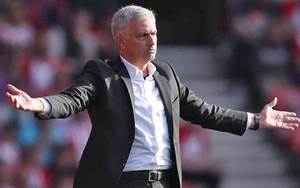 Đến Mourinho cũng không biết tại sao bị truất quyền chỉ đạo khi M.U thắng Southampton