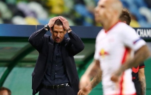 Fan Atletico sốc, muốn sa thải Simeone vì bị loại khỏi C1