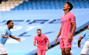 Man City 2-1 Real Madrid (chung cuộc 4-2): Real trả giá vì 2 sai lầm của Varane