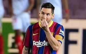 Barcelona: CĐV kinh ngạc với thái độ phòng ngự thờ ơ của Messi