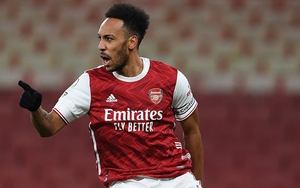 Arsenal 1-1 Southampton: Aubameyang 'thông nòng' nhưng Arsenal chưa hết khủng hoảng