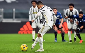 Bóng đá hôm nay 17/12: Liverpool lên ngôi đầu bảng. Ronaldo đá hỏng phạt đền