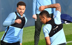 Man City: Walker và Jesus dương tính với Covid-19