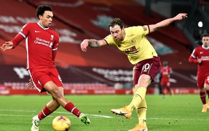 Liverpool 0-1 Burnley: Liverpool thua trận đầu tiên trên Anfield, lỡ cơ hội bám đuổi MU