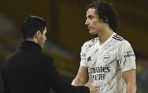 Arteta bực tức, khẳng định David Luiz mới là người bị phạm lỗi
