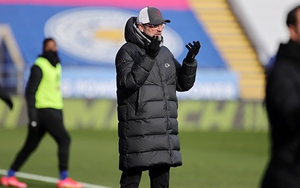 Liverpool cần Juergen Klopp 'đứng lên'