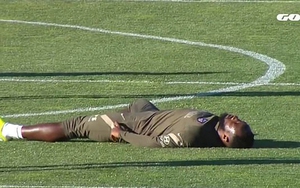 Bóng đá hôm nay 24/3: Bailly xin lỗi Solskjaer. Tiền đạo Atletico Madrid bất tỉnh trên sân tập