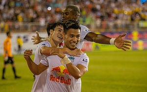 HAGL tồn tại khoảng cách quá lớn giữa hai đội hình