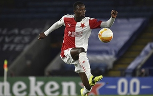 Mục tiêu Abdallah Sima của MU là ai?