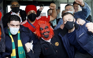 CĐV MU bị tấn công ở Ba Lan trước trận Chung kết C2