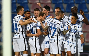 Inter thắng dễ Crotone, tiến gần chức vô địch Serie A