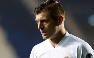Real Madrid lại đau đầu: Toni Kroos bị cách ly vì Covid-19