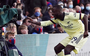 Crystal Palace 1-3 Arsenal: Pepe lập cú đúp, Arsenal giành 3 điểm ở phút bù giờ