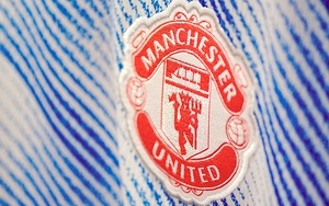 MU lại bị chê vì thiết kế áo sân khách 'thảm họa'