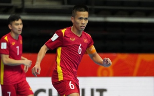 Futsal Việt Nam chơi 'power play', cống hiến đến phút cuối