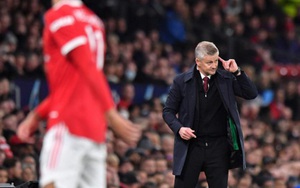 MU vs Atalanta: Ole Solskjaer phải tự cứu mình