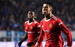 Ronaldo vẫn 'còng lưng gánh thầy'... từ cuối thu đến đầu đông