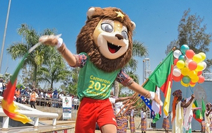 CAN 2022: Linh vật phải mặc áo chống đạn khi đi quảng bá giải đấu