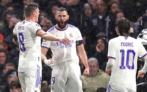 Chelsea 1-3 Real Madrid: Benzema lập hat-trick, Real đặt một chân vào bán kết