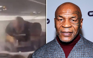 Mike Tyson đánh người ngồi cùng trên máy bay