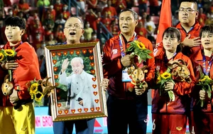 HLV Mai Đức Chung: 'Tấm HCV này mang nhiều ý nghĩa lắm'