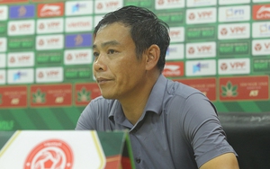 HLV Huy Hoàng không hài lòng về hàng phòng ngự SLNA
