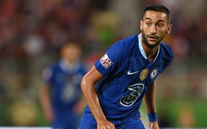 Chuyển nhượng 4/8: MU chuyển hướng sang Ziyech, Barca mất thêm tiền vì Lewandowski