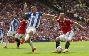 MU 1-2 Brighton: Hàng thủ hớ hênh, Ten Hag khởi đầu khó khăn
