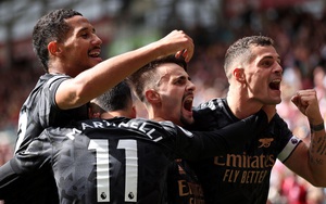 Tân binh Vieira lập 'siêu phẩm', Arsenal đòi lại ngôi đầu Ngoại hạng Anh