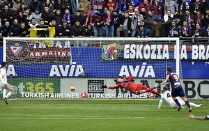 Eibar 3-0 Real Madrid: Mạch chiến thắng của Solari bị cắt đứt bởi trận thua ê chề
