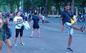 'Smalling đến Việt Nam vì ở đây... chưa có bản quyền World Cup 2018'