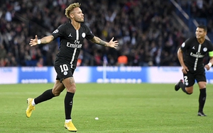 Neymar lập hai 'siêu phẩm' sút phạt trong hat-trick ghi cho PSG