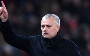 Jose Mourinho: 'Nếu cầu thủ M.U sợ hãi thì ở nhà mà xem TV'