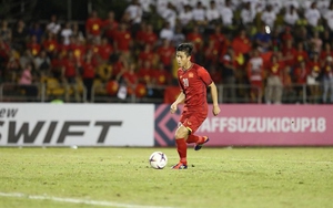 VIDEO: Văn Đức 'xâu kim' thủ môn, nâng tỷ số lên 2-1 cho Việt Nam