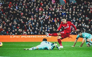 Huyền thoại Arsenal: 'Hàng thủ đá như học sinh trước Liverpool, chỉ đáng xách dép cho Van Dijk'