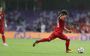 CĐV Việt Nam tiếc nuối khi Quang Hải và Văn Đức bỏ lỡ cơ hội ghi bàn trước Nhật Bản