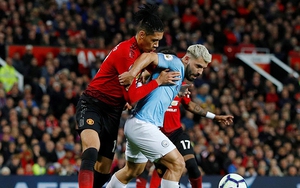 Fan sốc với pha phòng ngự có một không hai của MU trước Man City