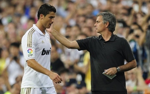 SỐC: Ronaldo từng bị Jose Mourinho 'dè bỉu' dù lập hat-trick cho Real Madrid