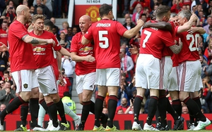 Solskjaer và Beckham tỏa sáng, huyền thoại MU giành chiến thắng '5 sao' trước Bayern