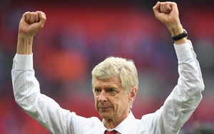 Arsene Wenger ở lại Arsenal thêm 2 năm