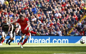 James Milner đá hỏng 11m sau 8 năm, Liverpool mất quyền tự quyết vào Top 4