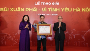 "Dư âm" Giải Bùi Xuân Phái - Vì tình yêu Hà Nội 2025: "Hiện thực" Phạm Bình Chương… đâu chỉ có phố!