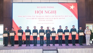 Bộ Quốc phòng khen thưởng 291 tập thể, cá nhân xuất sắc tại Triển lãm thành tựu đất nước