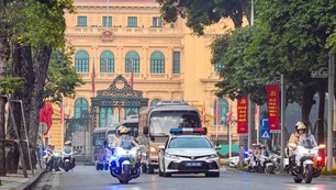 Công an Hà Nội diễn tập phương án dẫn đoàn, xếp xe phục vụ Đại hội XIV của Đảng