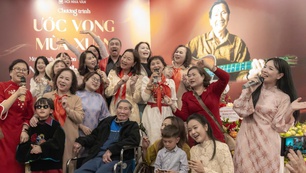 Đảng đã cho ta mùa Xuân