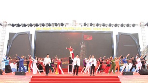 Khai mạc Liên hoan Tuyên truyền lưu động toàn quốc