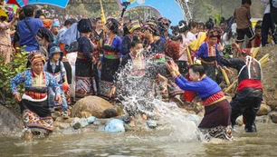 Tưng bừng Lễ hội Tết Té nước của người Lào ở Núa Ngam, tỉnh Điện Biên