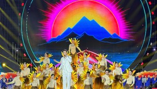 Phát triển công nghiệp văn hóa gắn với kinh tế di sản và du lịch bền vững