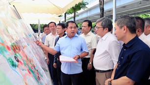 Bí thư Thành ủy Hà Nội yêu cầu tăng tốc hoàn thiện giao thông trục Tây Thăng Long