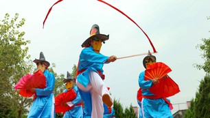 Ký ức "Báo động từ vốn di sản" trên báo Thể thao và Văn hóa Những nẻo đường tìm "báu vật sống"